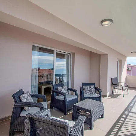 Three-bedroom In Nova *