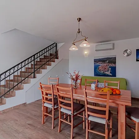 Three-bedroom In Nova * Vela Luka