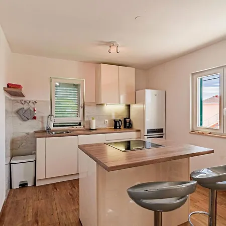 Semesterbostad Three-bedroom In Nova
