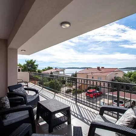 Three-bedroom In Nova