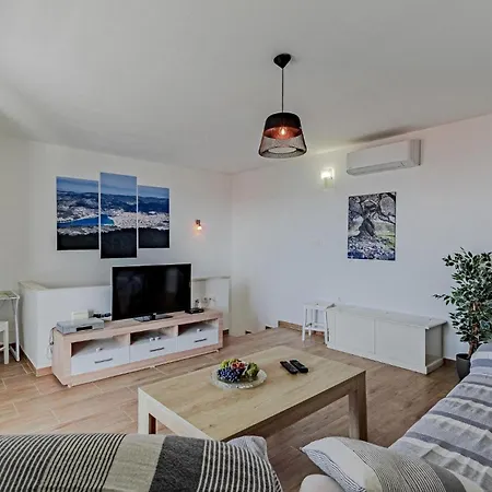 Prázdninový dům Three-bedroom In Nova *