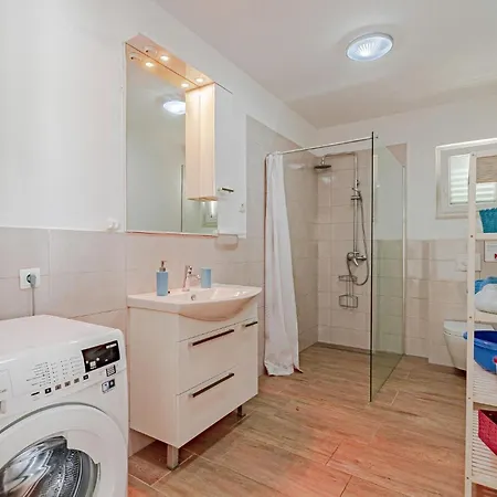 Three-bedroom In Nova