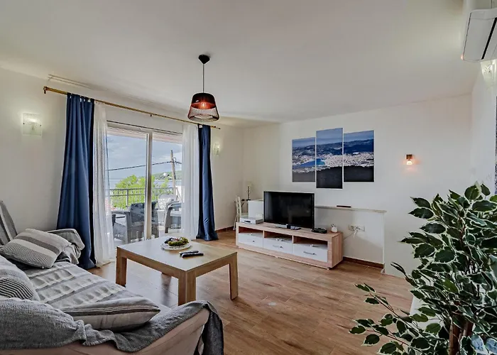 Nyaraló Three-bedroom In Nova