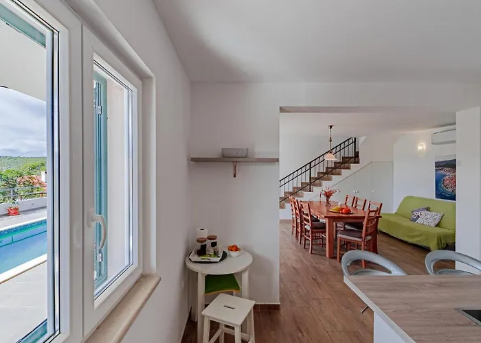 Nyaraló Three-bedroom In Nova *