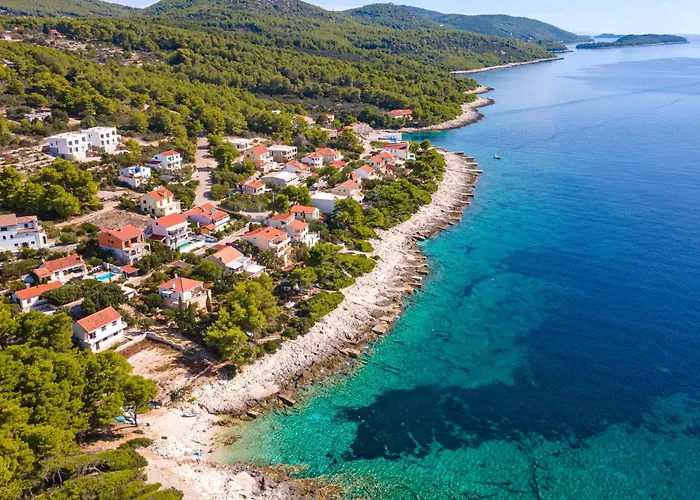 Three-bedroom In Nova Vela Luka