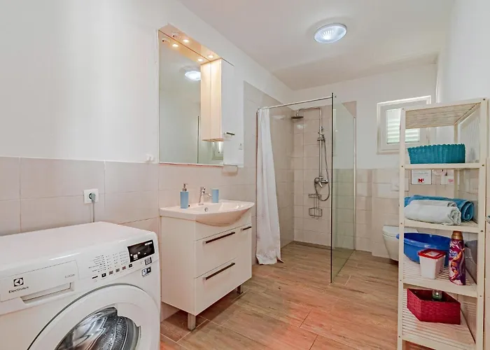 Three-bedroom In Nova