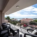 Three-bedroom In Nova