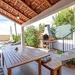 Three-bedroom In Nova Vela Luka