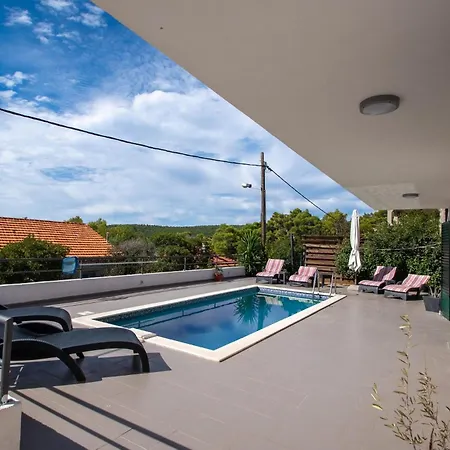 Hébergement de vacances Three-bedroom In Nova *