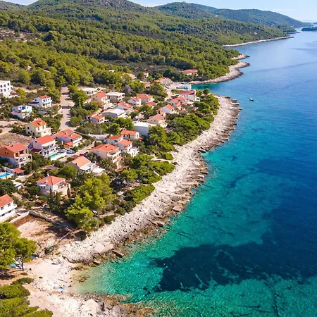 Three-bedroom In Nova Potirna