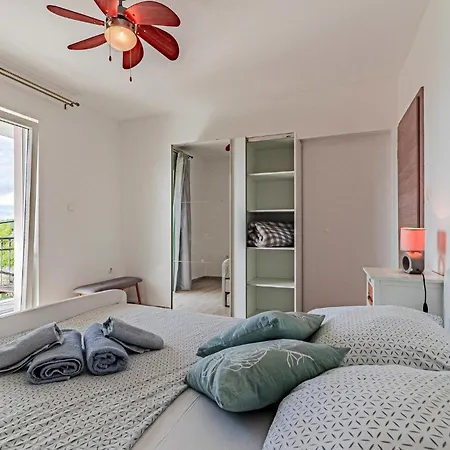 Three-bedroom In Nova * Potirna