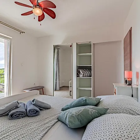 3 Bedroom Lovely In Nova * Vela Luka