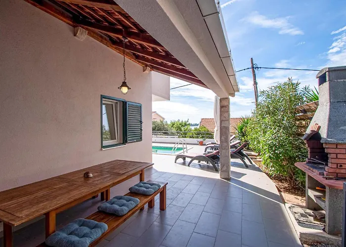 Three-bedroom In Nova Σπίτι διακοπών *