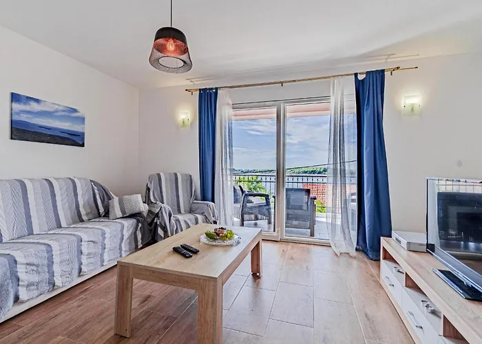 Three-bedroom In Nova *