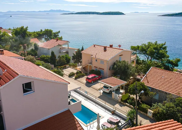 Three-bedroom In Nova Σπίτι διακοπών *