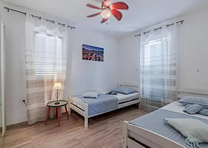 Three-bedroom In Nova Σπίτι διακοπών