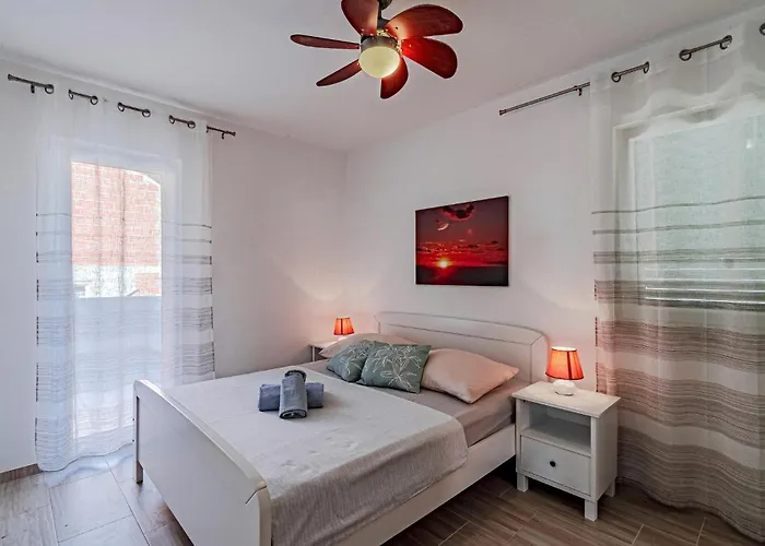 Three-bedroom In Nova Vela Luka